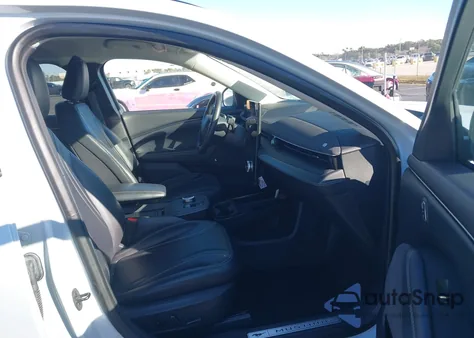 2021 Ford Mustang Mach-E Premium z USA, uszkodzony, nr VIN 3FMTK3R72MMA62717